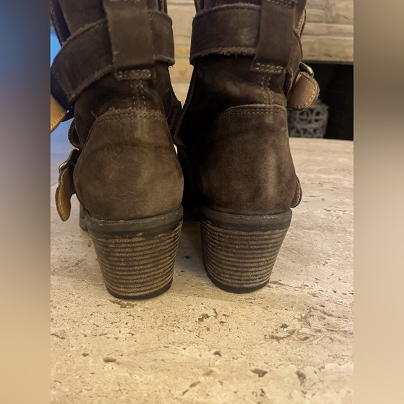 FIORENTINI AND BAKER SUADE BOOTS! - Picture 4 of 9